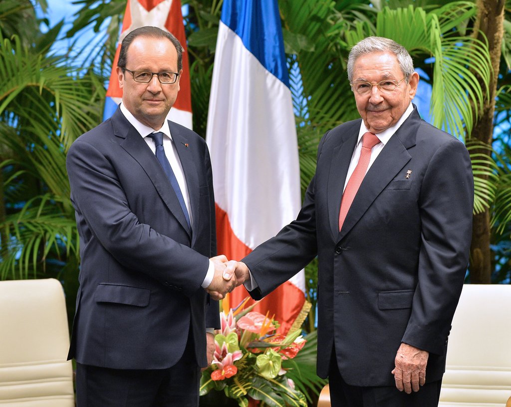 法总统奥朗德与古巴领导人卡斯特罗会面
