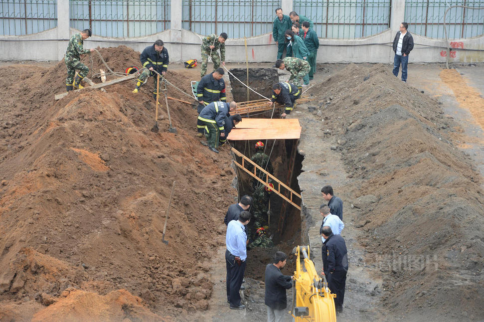 沈阳在建地铁塌方 一名工人遇难