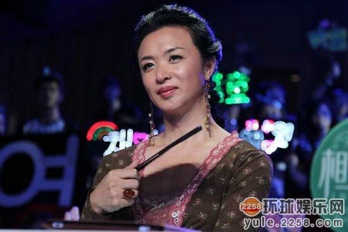 揭变性艺人心酸历程 河莉秀不能生育劝老公分手