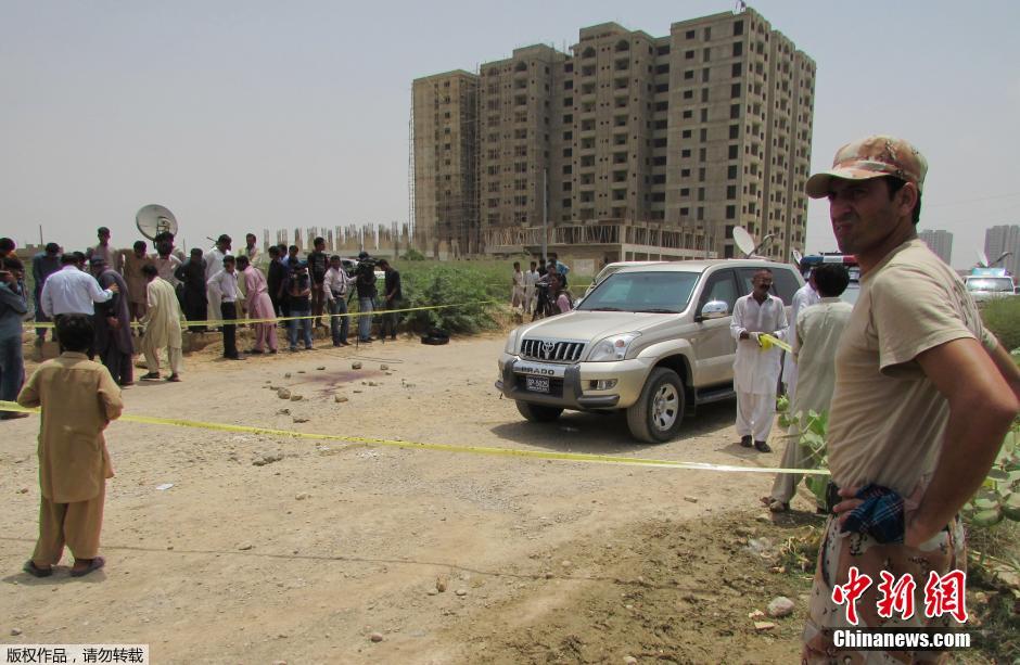 巴基斯坦公交车遭持枪分子袭击 数十人死亡[8