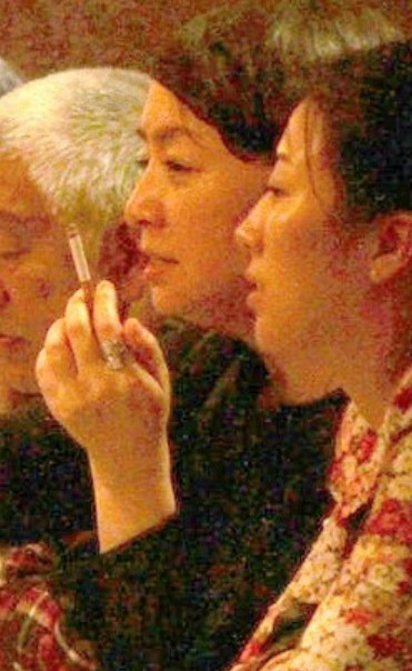 女神也吸烟！刘亦菲周迅赵薇 揭娱圈18杆女烟枪