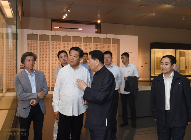 贾庆林视察参观国家博物馆