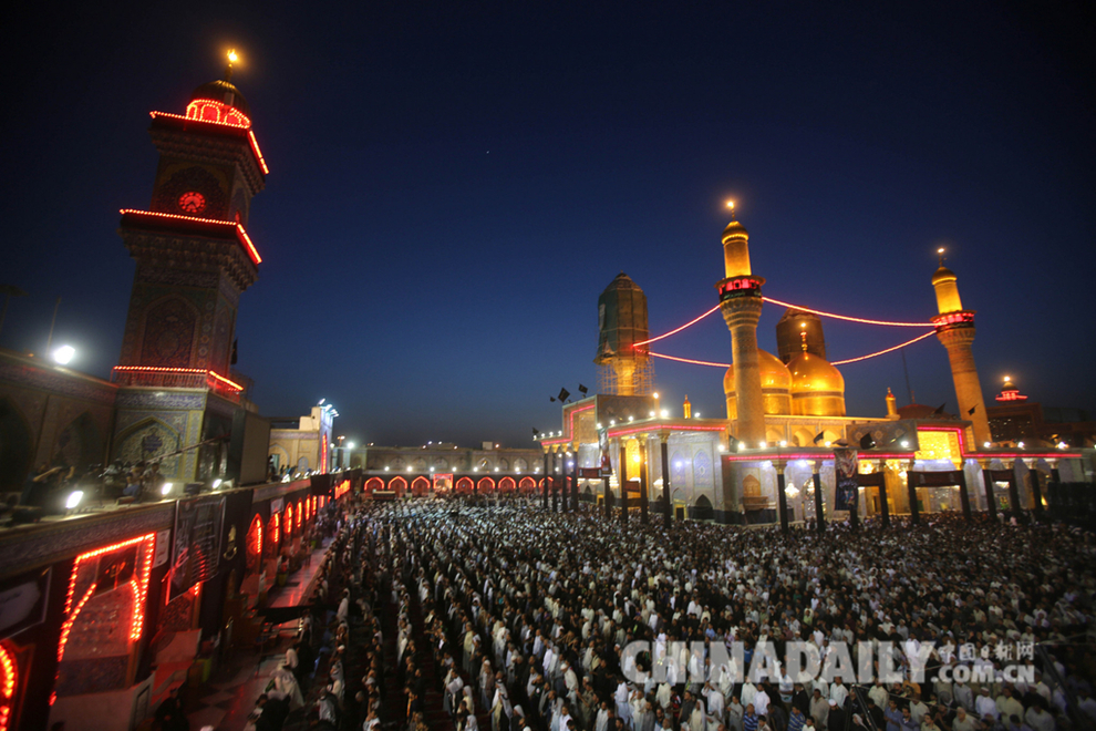 数万伊拉克什叶派穆斯林集体朝圣 场面蔚为壮观
