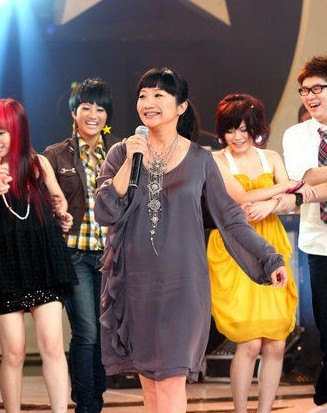 明星奉子成婚成风 贾静雯二度“带球进门”