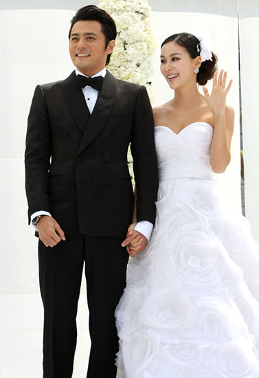 明星奉子成婚成风 贾静雯二度“带球进门”