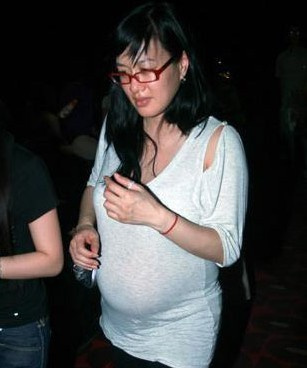 明星奉子成婚成风 贾静雯二度“带球进门”