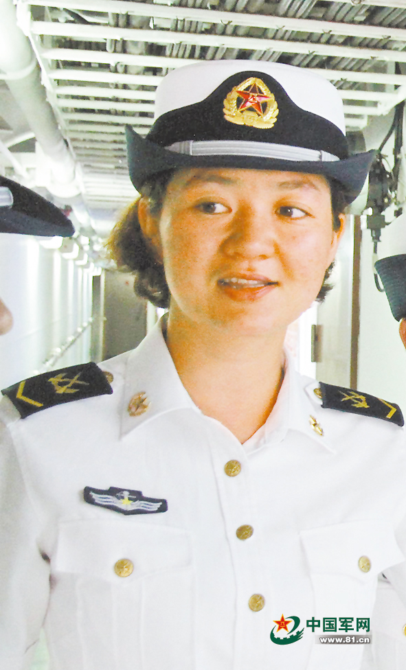 海军首批维族女兵今朝风采 漂亮又能干