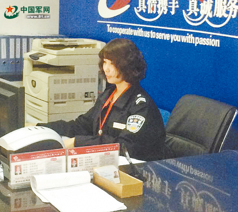 海军首批维族女兵今朝风采 漂亮又能干