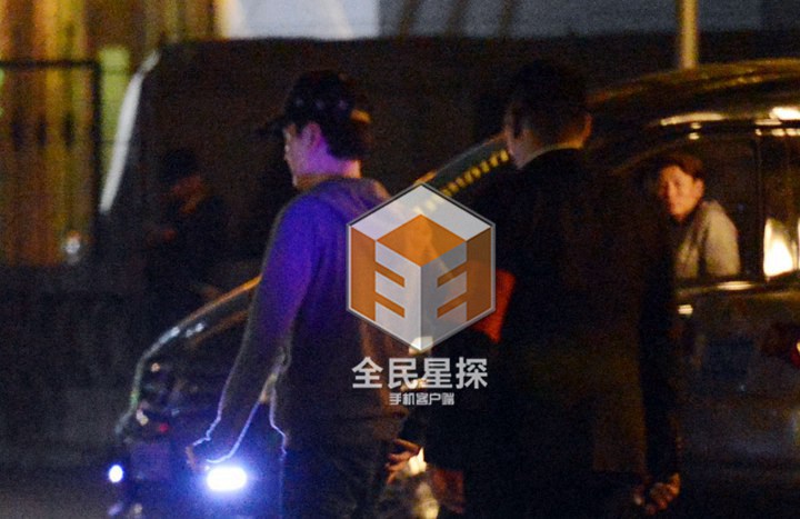 冯绍峰夜会嫩模疑交新欢 模特出身演员兼歌手