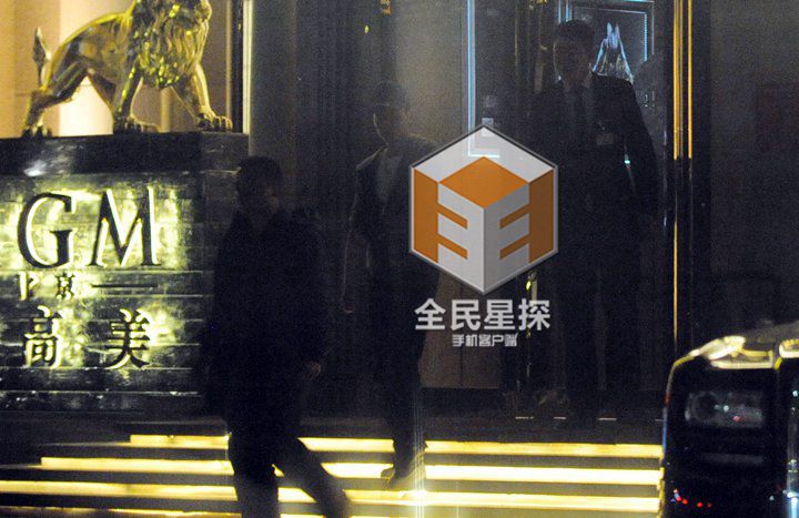 冯绍峰夜会嫩模疑交新欢 模特出身演员兼歌手