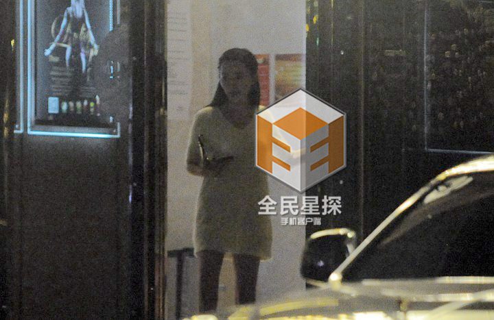 冯绍峰夜会嫩模疑交新欢 模特出身演员兼歌手