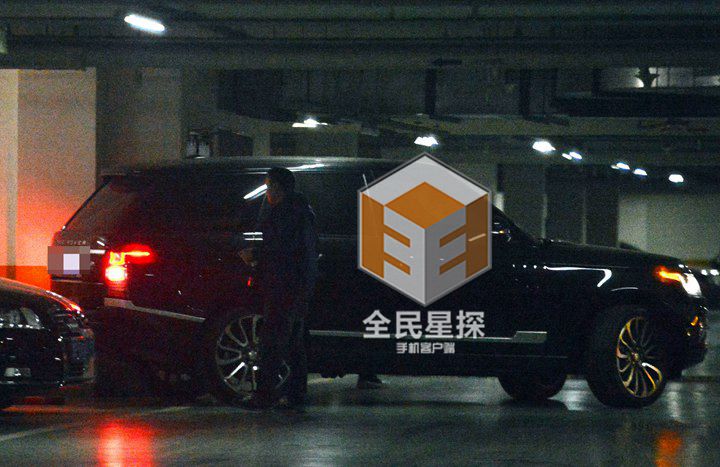 冯绍峰夜会嫩模疑交新欢 模特出身演员兼歌手