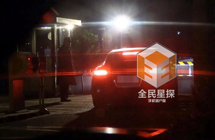 冯绍峰夜会嫩模疑交新欢 模特出身演员兼歌手