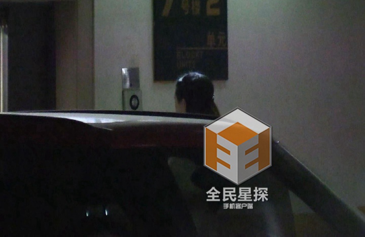 冯绍峰夜会嫩模疑交新欢 模特出身演员兼歌手
