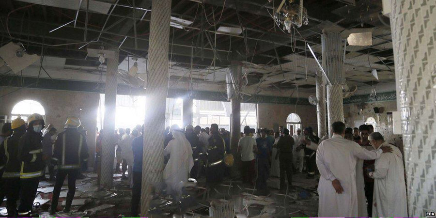 IS暴徒在150人集体礼拜时引爆自杀式炸弹21人死亡