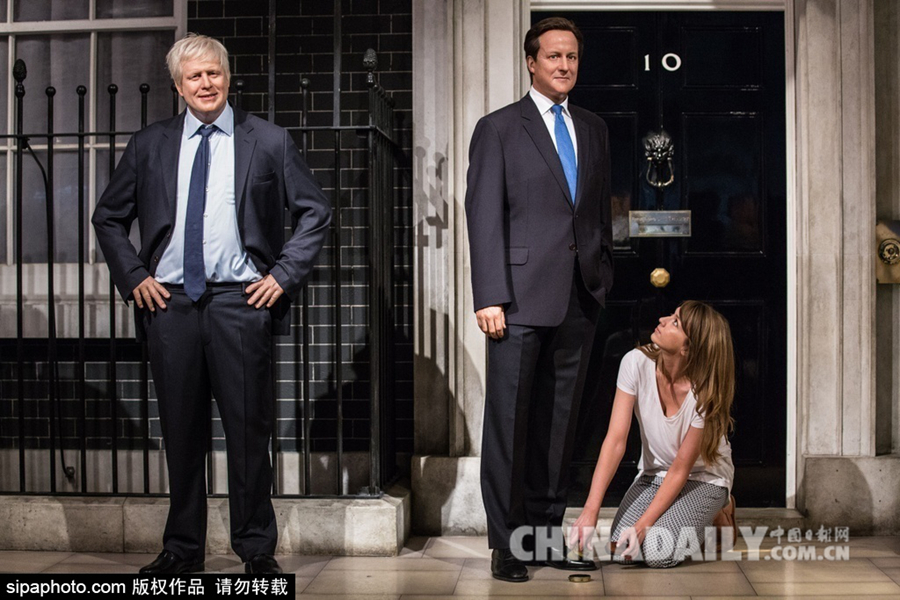 卡梅伦最新蜡像亮相 与伦敦市长并肩而站