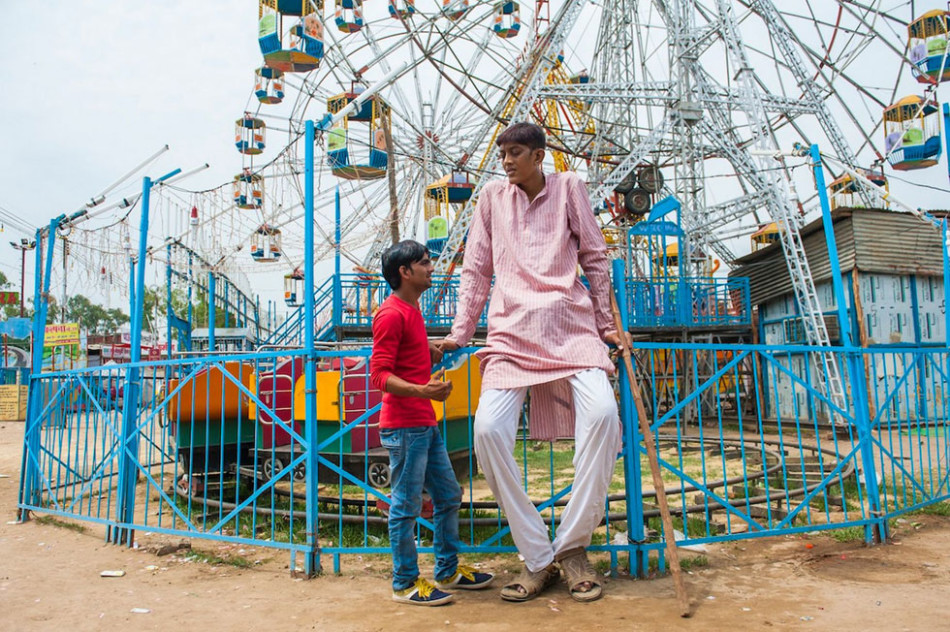 印度2.47米巨人拿研究生学历找不到工作