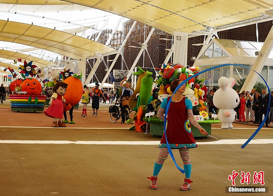 六一国际儿童节到来 世博会场馆内外充满童趣