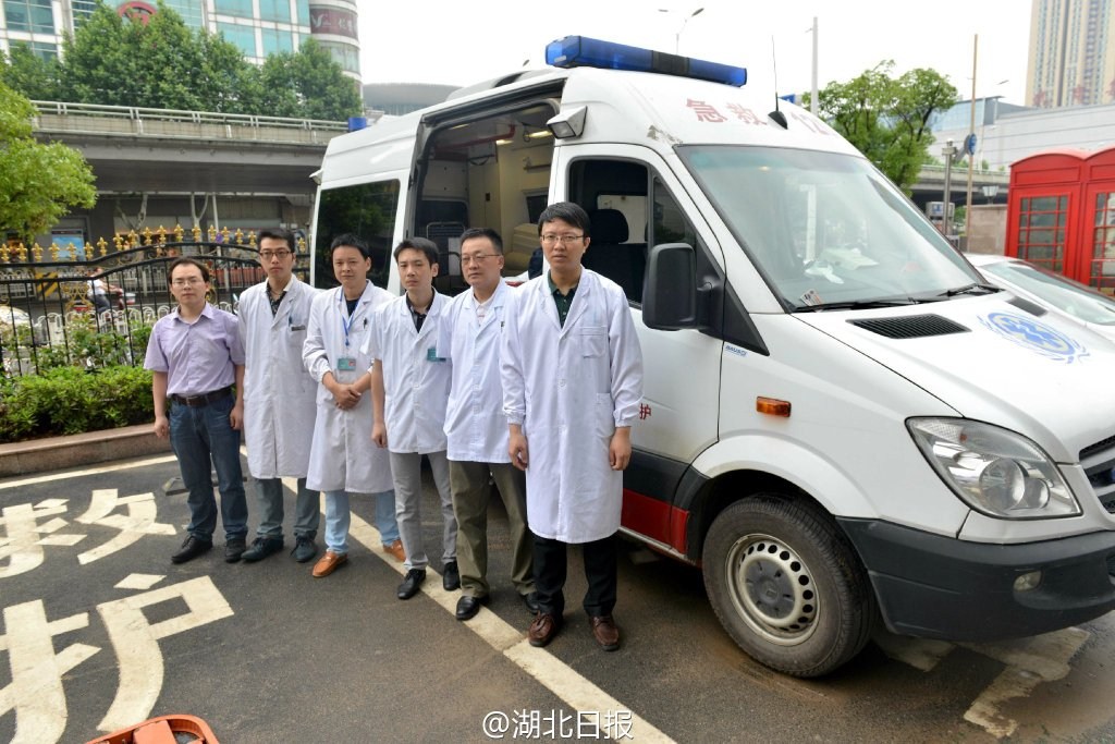 医疗队赶赴客轮倾覆事故现场[1]