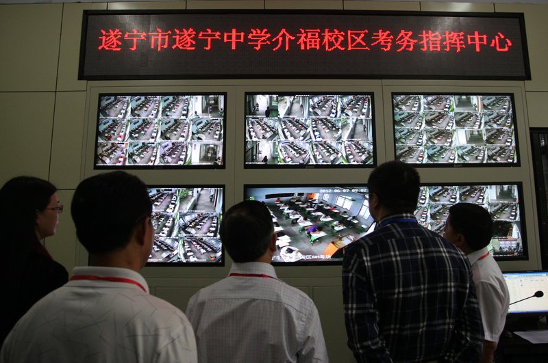 外媒镜头下的中国高考“大战”