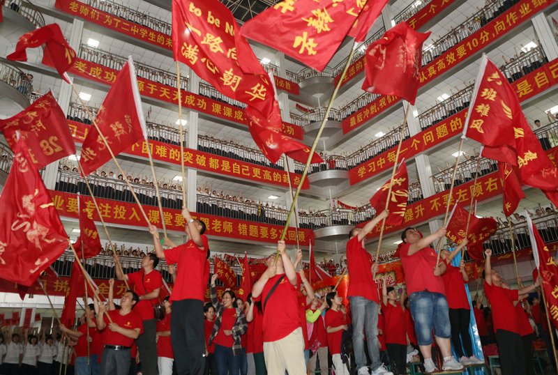 外媒镜头下的中国高考“大战”