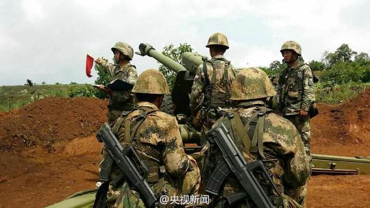 中缅边境实弹演习：直-9攻击准确命中目标