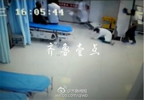 男子在医院夺取医生剪刀捅伤6人