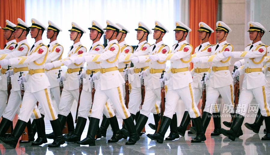 解放军三军仪仗队大量美图曝光 优雅帅气