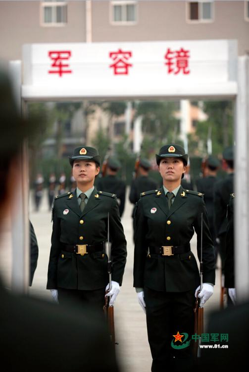 解放军三军仪仗队大量美图曝光 优雅帅气