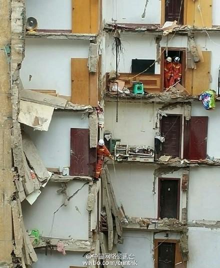 贵州遵义一居民楼发生局部垮塌 已救出4人