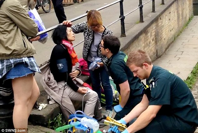 中国游客在英国剑桥被撑篙打昏