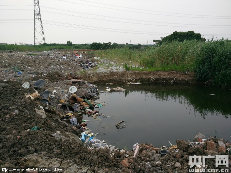 上海数千吨垃圾偷运无锡倾倒 数百平米寸草不生