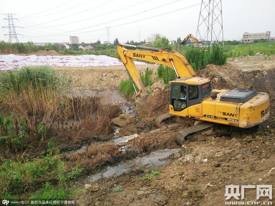 上海数千吨垃圾偷运无锡倾倒 数百平米寸草不生