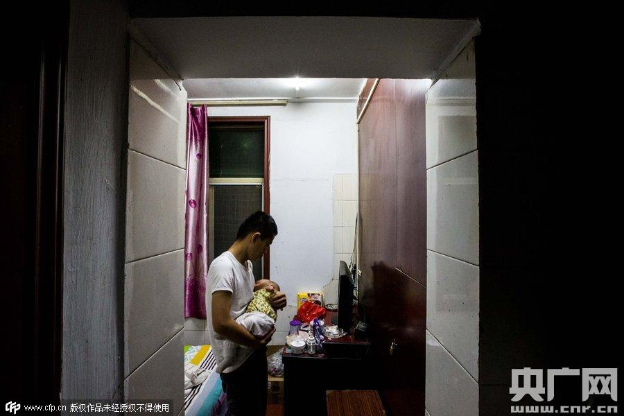 图片故事：90后的未婚爸爸