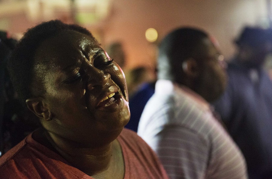 美国一黑人教堂发生枪击案已致9人死亡 枪手仍在逃