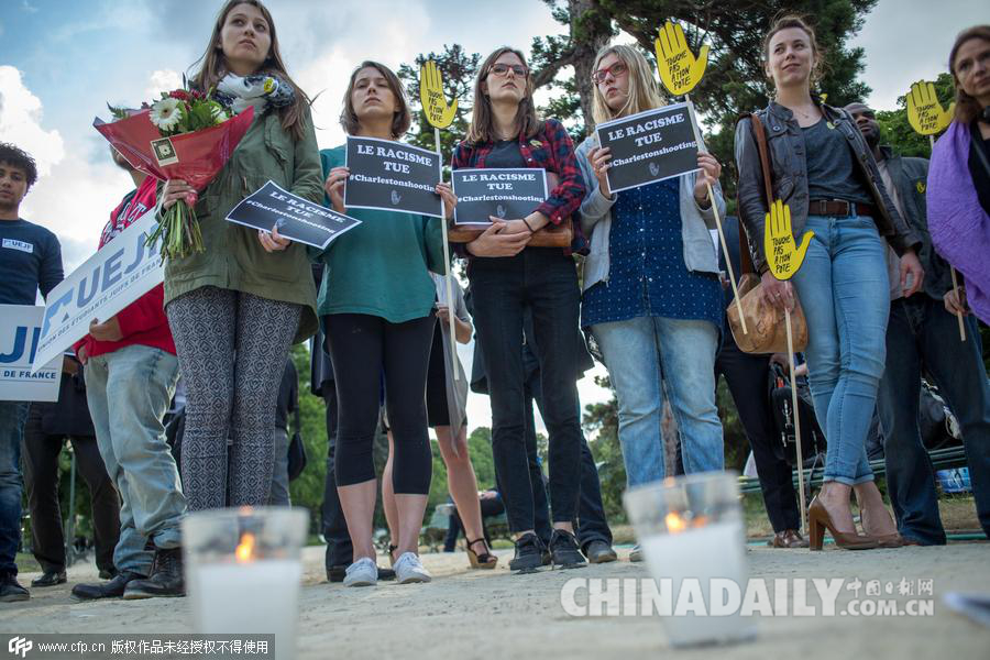 法国民众声援美国教堂枪击案遇难者[4]- 中国日报网