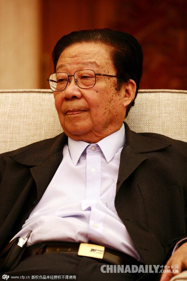 著名导演谢铁骊去世 曾与谢晋并称“南谢北谢”
