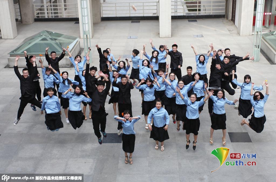 西安大学生拍酷炫民国风毕业照