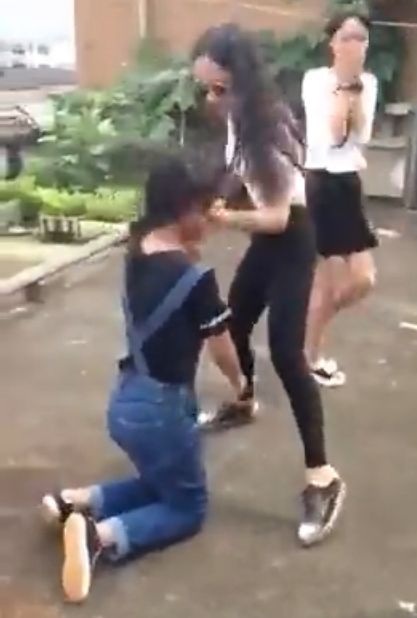 网曝江西永新县多名女初中生围殴女生