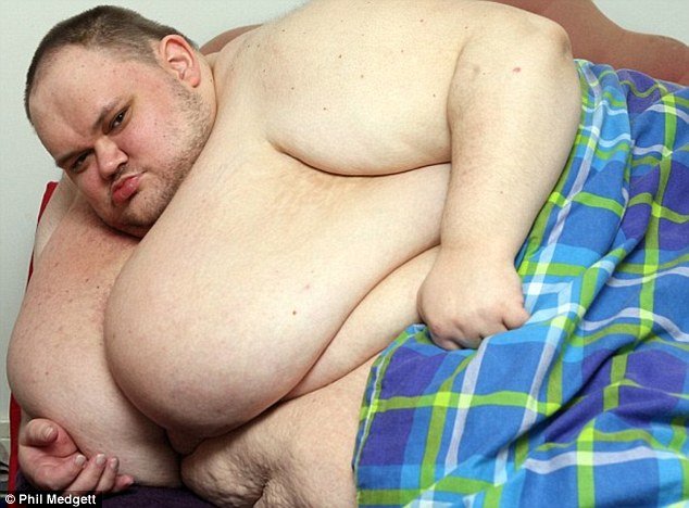 英国最胖男子叫完外卖猝死家中 体重800多斤