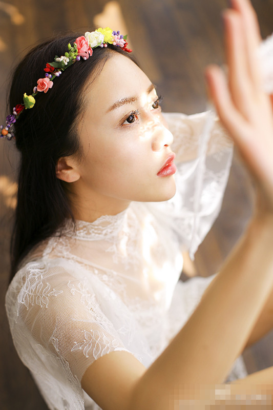 90后大连女老师走红网络 性感照曝光