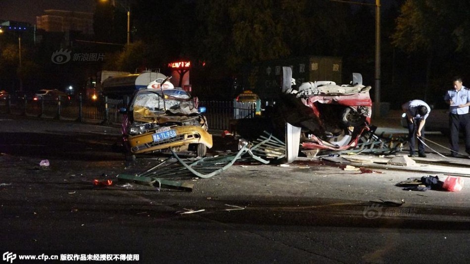 哈尔滨凌晨发生三车相撞事故致4死5伤