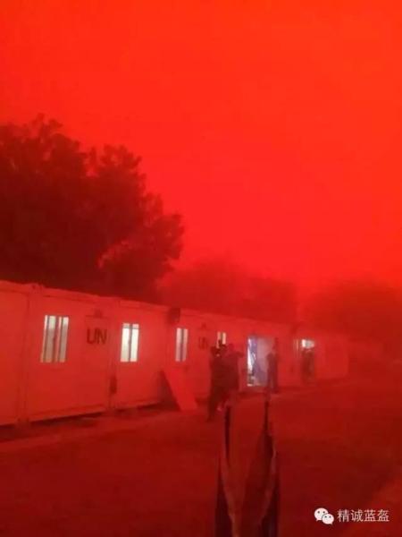 中国维和营地遭遇罕见血红沙尘暴