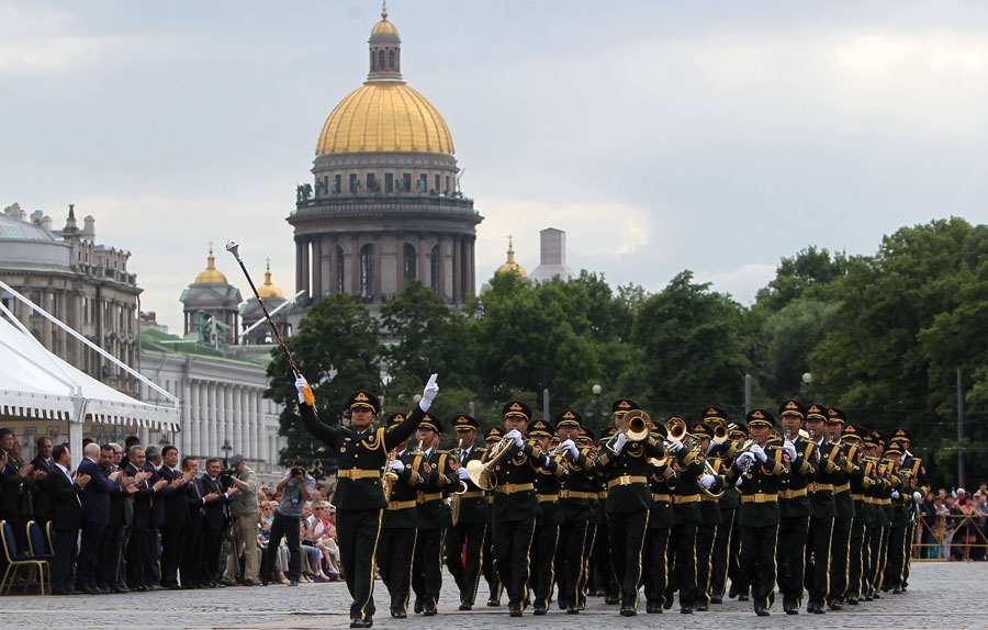 中国人民解放军军乐团亮相圣彼得堡[1]