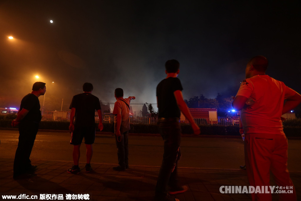 北京大红门木材厂库房失火 过火面积达1500平方米