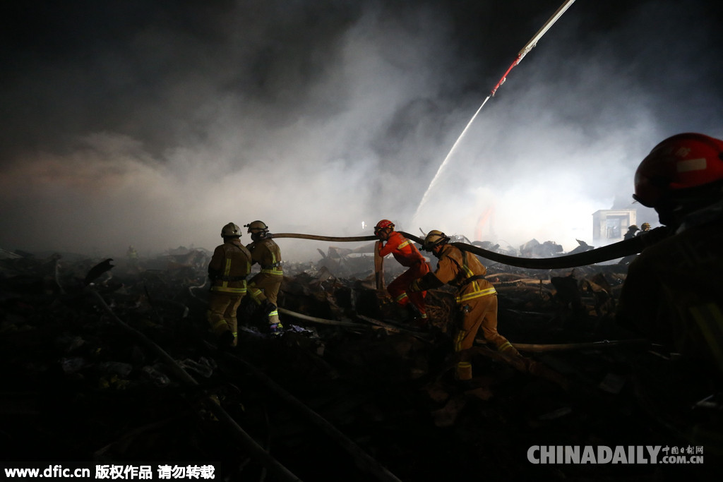北京大红门木材厂库房失火 过火面积达1500平方米