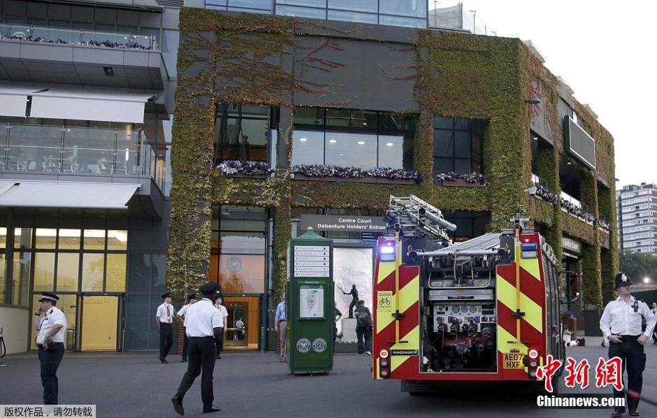 英国高温导致温网场馆起火 警方疏散3千网球迷