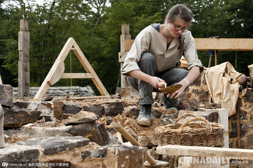 法国50人耗时25年用中世纪建筑工具打造古堡
