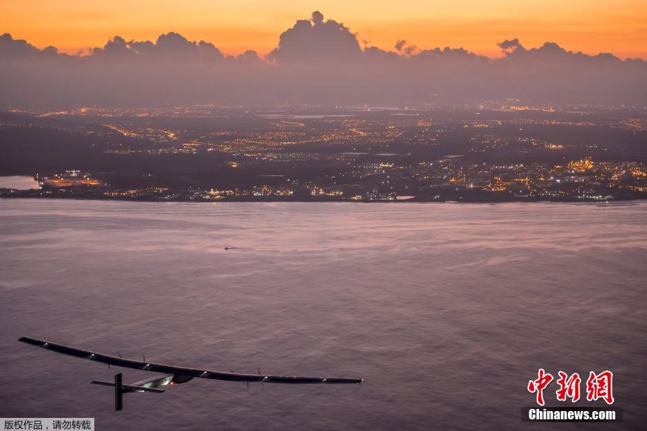 全球最大太阳能飞机连续飞行118小时创纪录