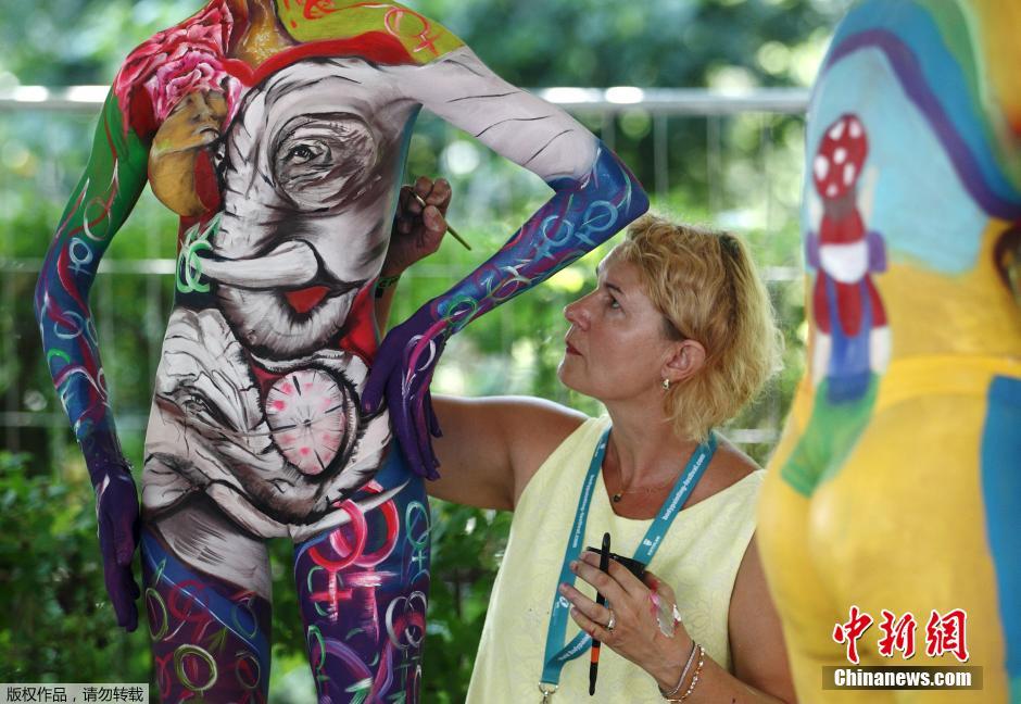 世界人体彩绘节在奥地利举行 色彩斑斓精美绝伦